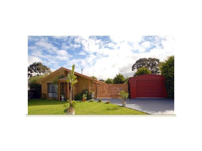 4 Minka Place, Skye VIC 3977
