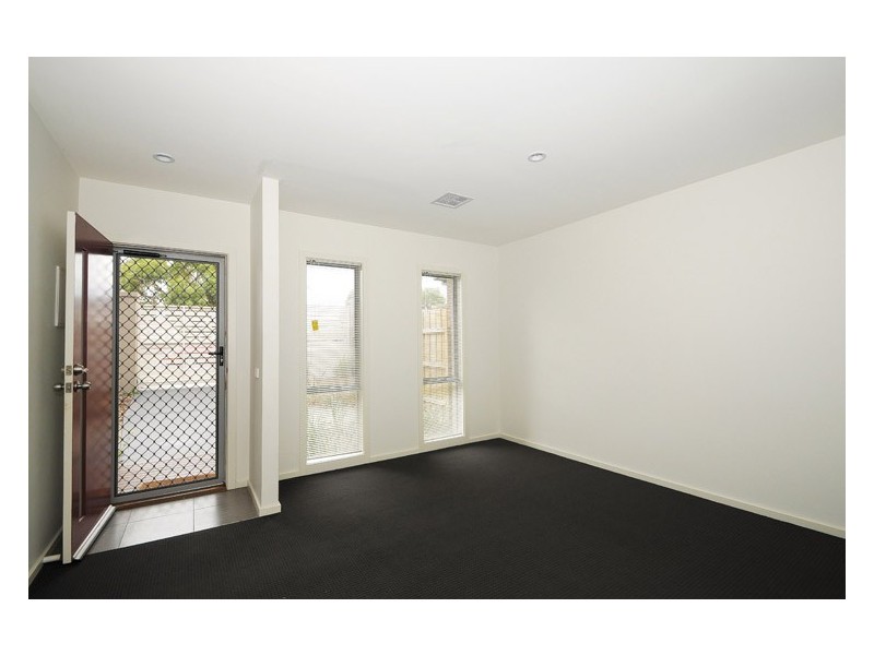 145c Hall Road, Skye VIC 3977