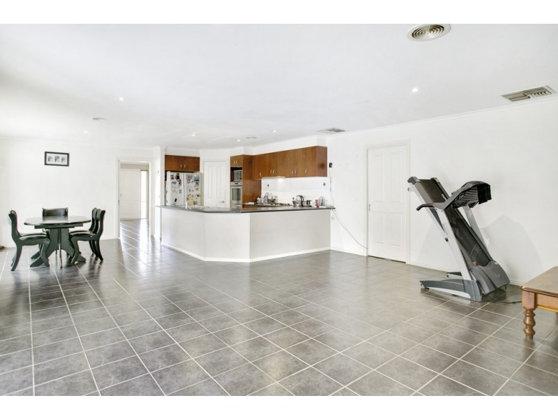40 Veronica Drive, Skye VIC 3977