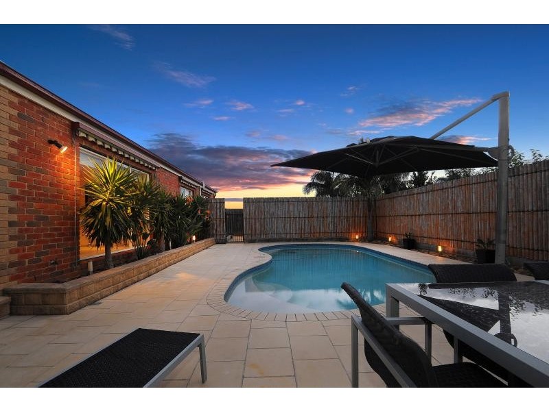 22 Friuli Place, Skye VIC 3977