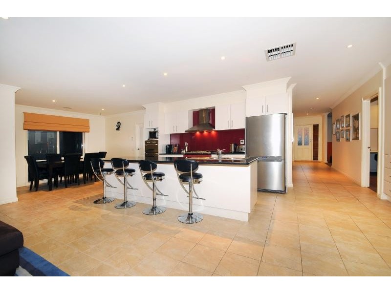 22 Friuli Place, Skye VIC 3977