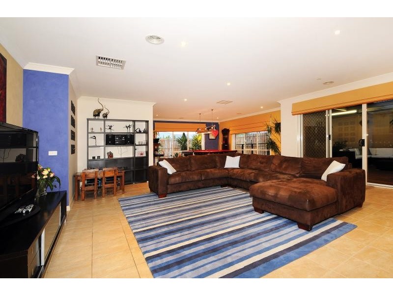 22 Friuli Place, Skye VIC 3977