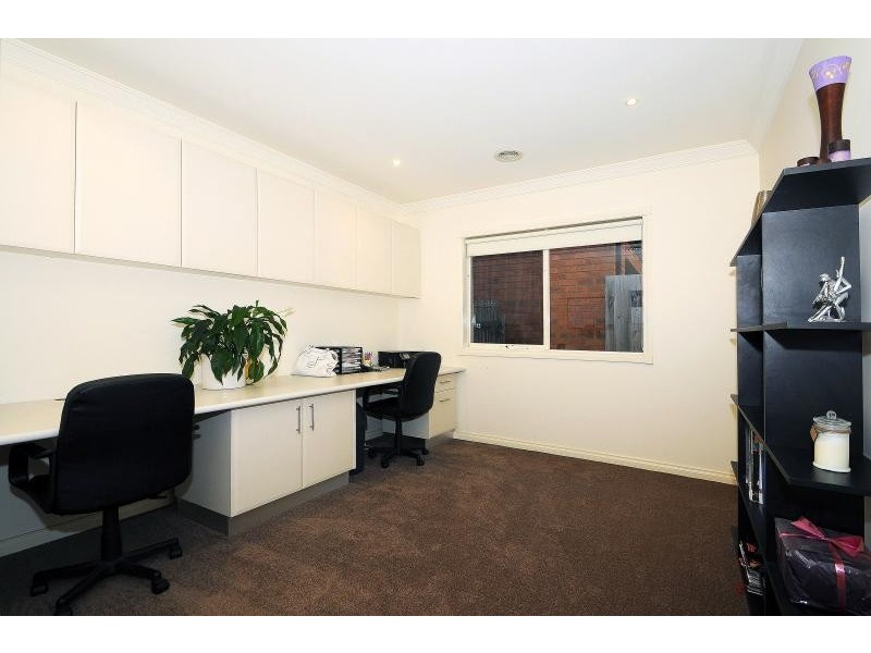 22 Friuli Place, Skye VIC 3977