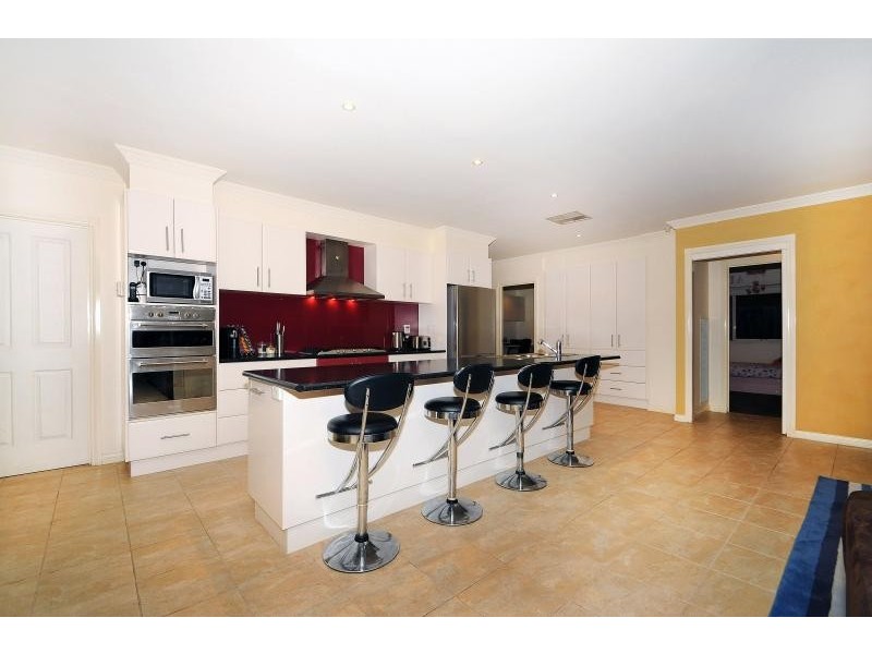 22 Friuli Place, Skye VIC 3977