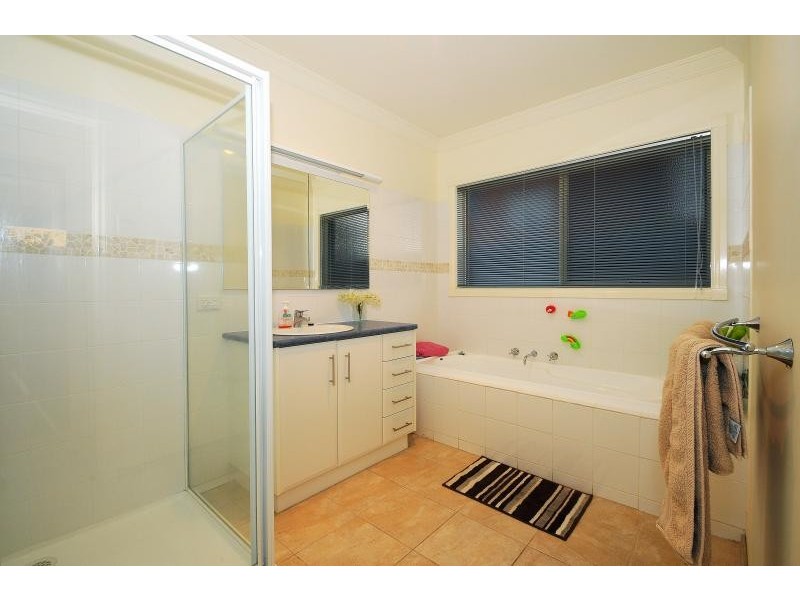 22 Friuli Place, Skye VIC 3977