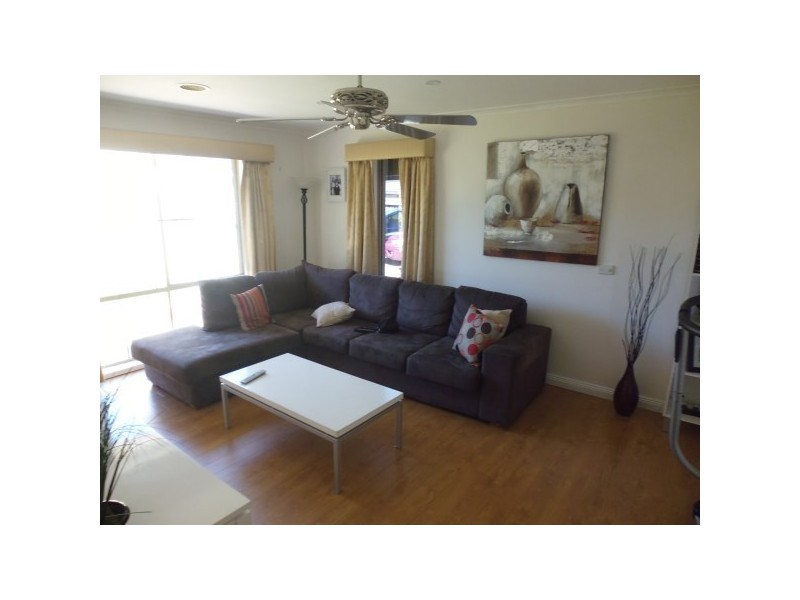 4 Tina Close, Carrum Downs VIC 3201