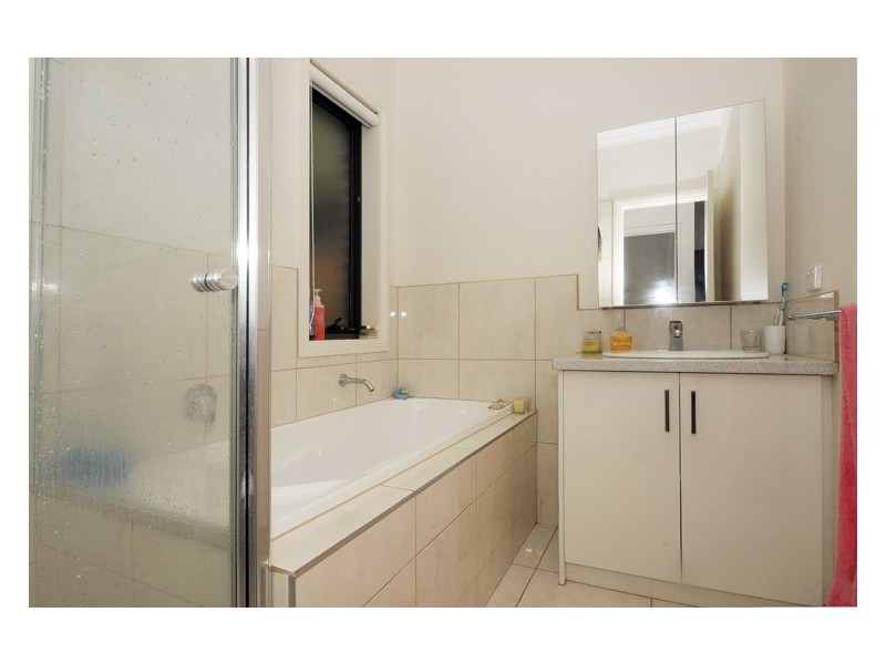 2/38 Rosemary Crescent, Frankston North VIC 3200