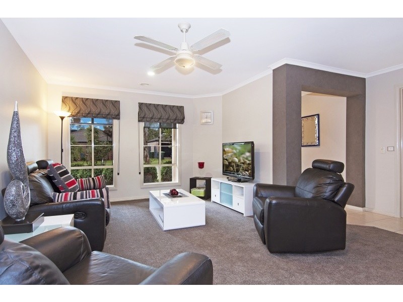 13 Brumbys Road, Carrum Downs VIC 3201