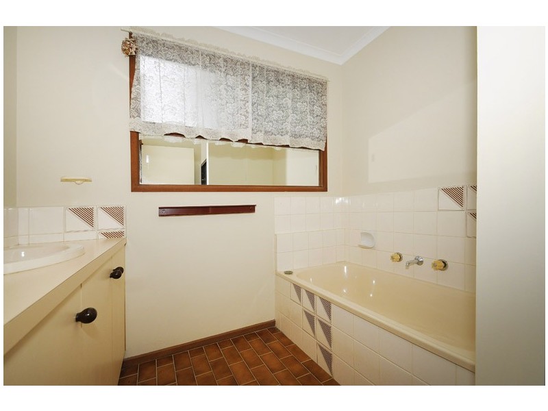 2/10 Levuka Street, Seaford VIC 3198