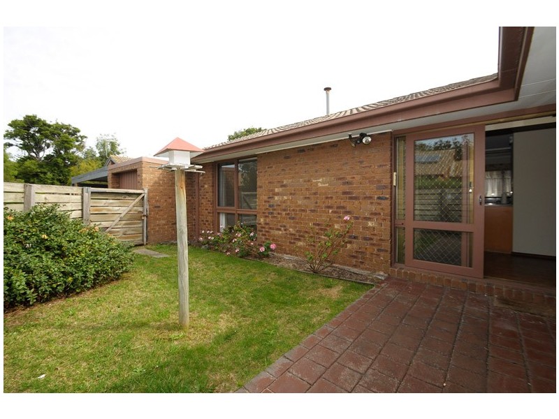 2/10 Levuka Street, Seaford VIC 3198