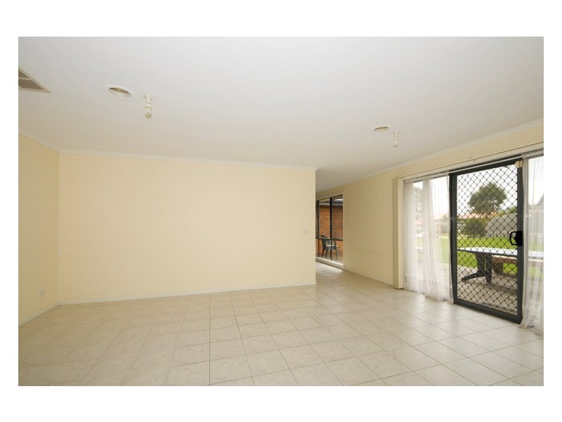 29 Postregna Way, Skye VIC 3977