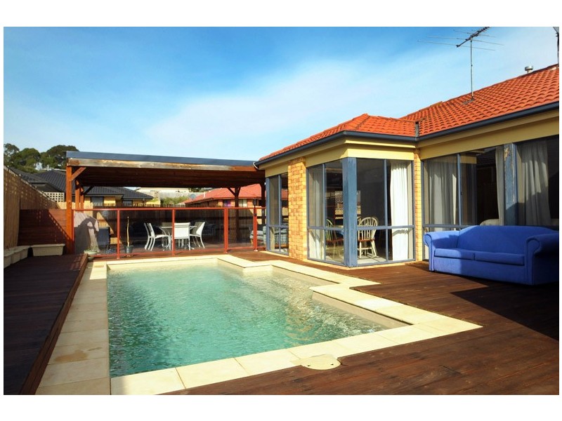 18 Sandalwood Grove, Carrum Downs VIC 3201