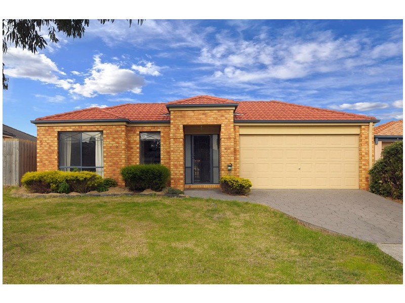 18 Sandalwood Grove, Carrum Downs VIC 3201