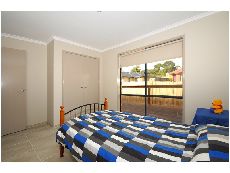 18 Sandalwood Grove, Carrum Downs VIC 3201