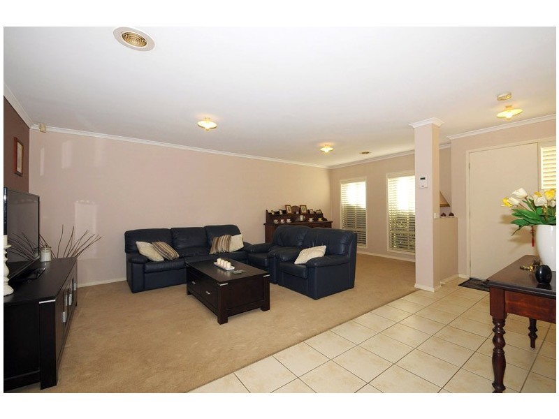 5 Delatite Way, Skye VIC 3977