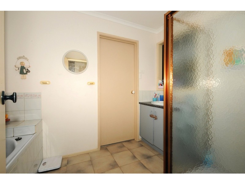 4 Minka Court, Skye VIC 3977