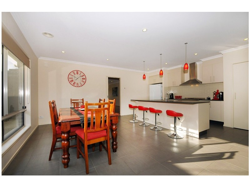 2 Beldale Court, Sandhurst VIC 3977