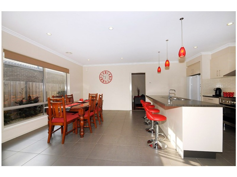 2 Beldale Court, Sandhurst VIC 3977