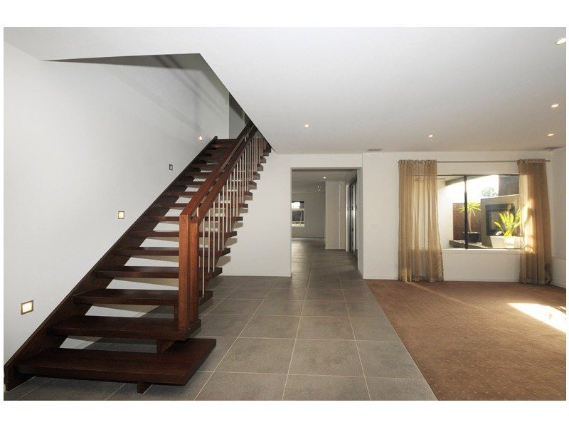 8 Peledora Place, Lyndhurst VIC 3975