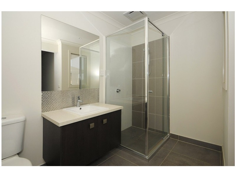 8 Peledora Place, Lyndhurst VIC 3975