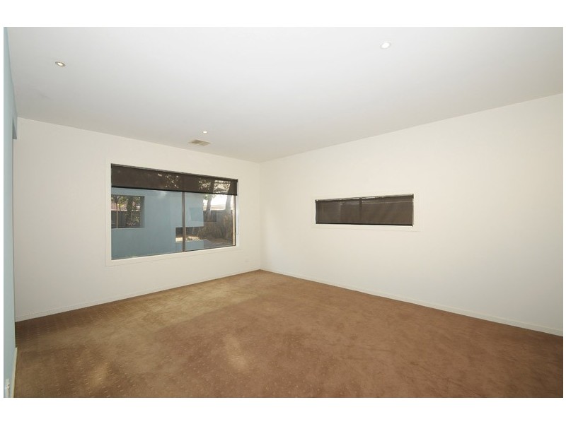 8 Peledora Place, Lyndhurst VIC 3975