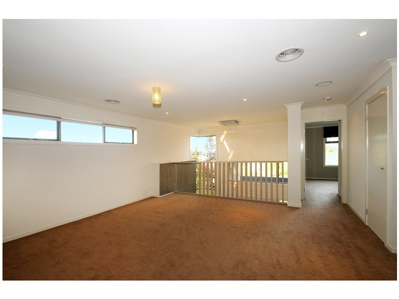 8 Peledora Place, Lyndhurst VIC 3975