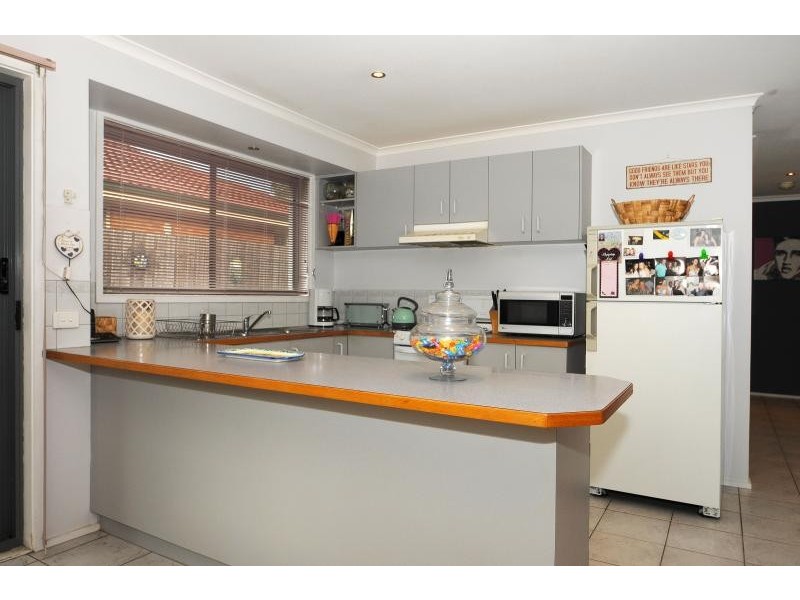 4 Orama Avenue, Carrum Downs VIC 3201