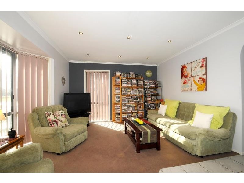 4 Orama Avenue, Carrum Downs VIC 3201