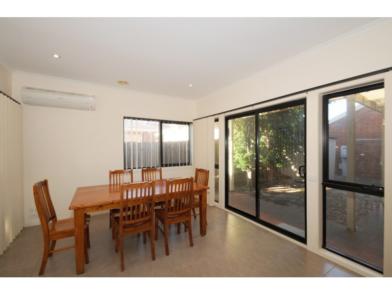 1/244 McCormicks Road, Skye VIC 3977