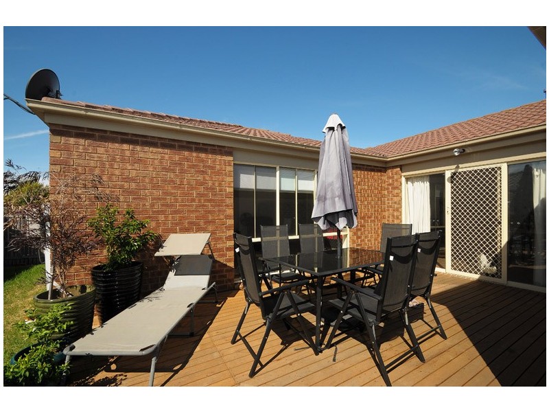 6 Esta Court, Carrum Downs VIC 3201