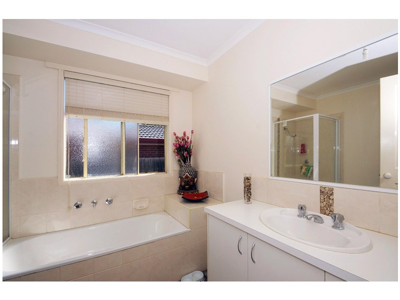 6 Esta Court, Carrum Downs VIC 3201
