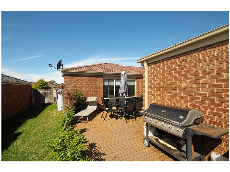 6 Esta Court, Carrum Downs VIC 3201