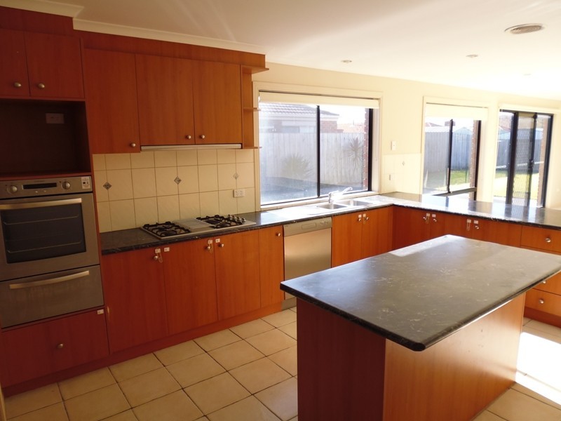 20 Manchester Drive, Skye VIC 3977