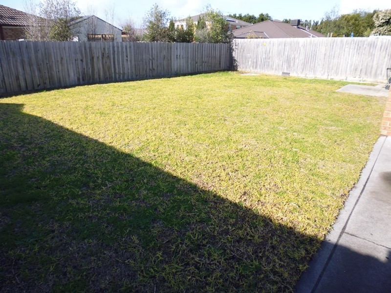 20 Manchester Drive, Skye VIC 3977
