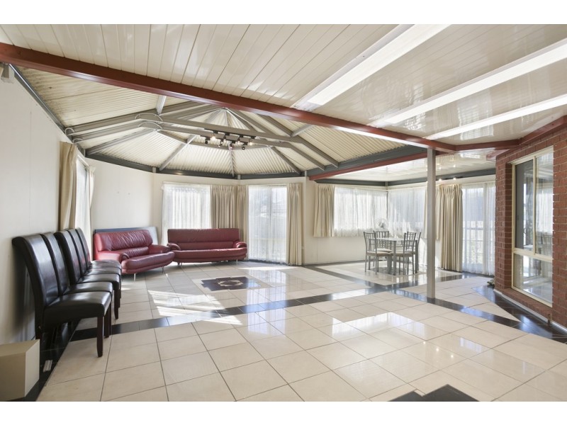 7 Edinburgh Drive, Skye VIC 3977