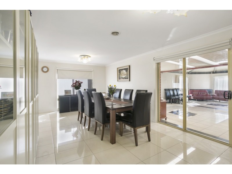 7 Edinburgh Drive, Skye VIC 3977