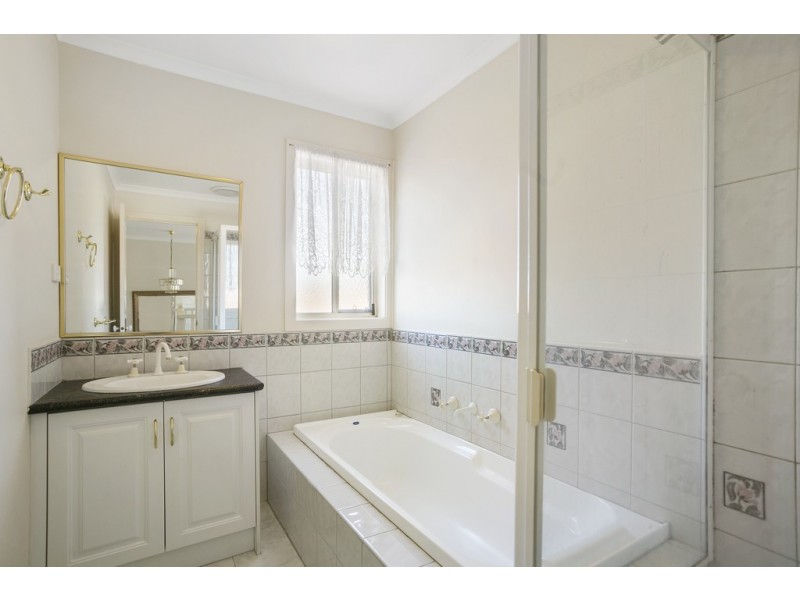 7 Edinburgh Drive, Skye VIC 3977