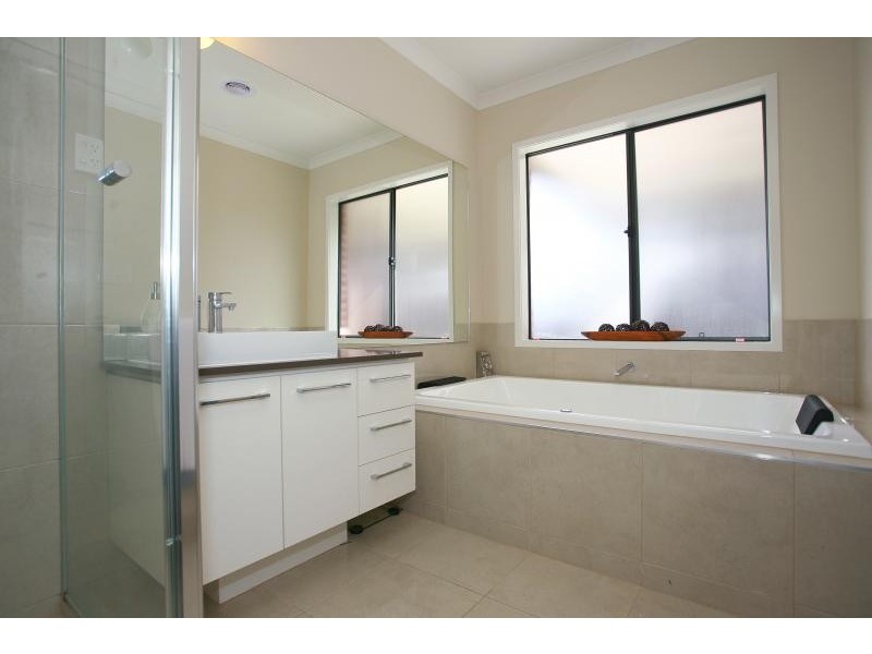 6 Bawden Street, Carrum Downs VIC 3201