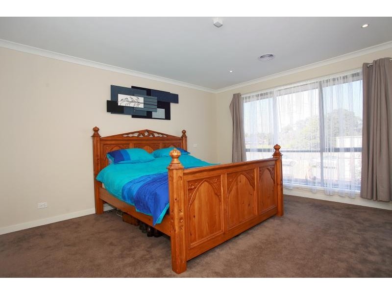 6 Bawden Street, Carrum Downs VIC 3201