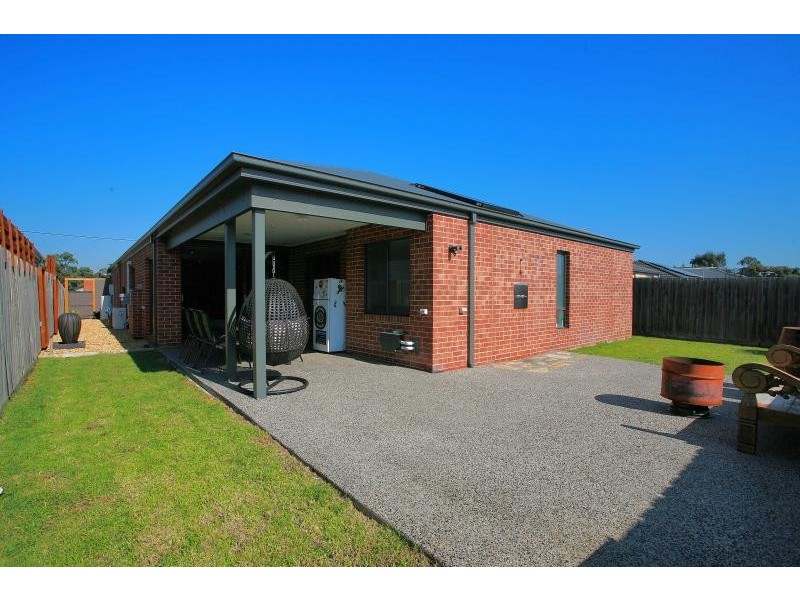 6 Bawden Street, Carrum Downs VIC 3201