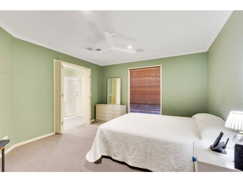 14 Stefans Court, Skye VIC 3977