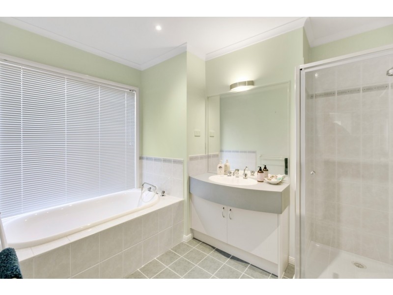 14 Stefans Court, Skye VIC 3977