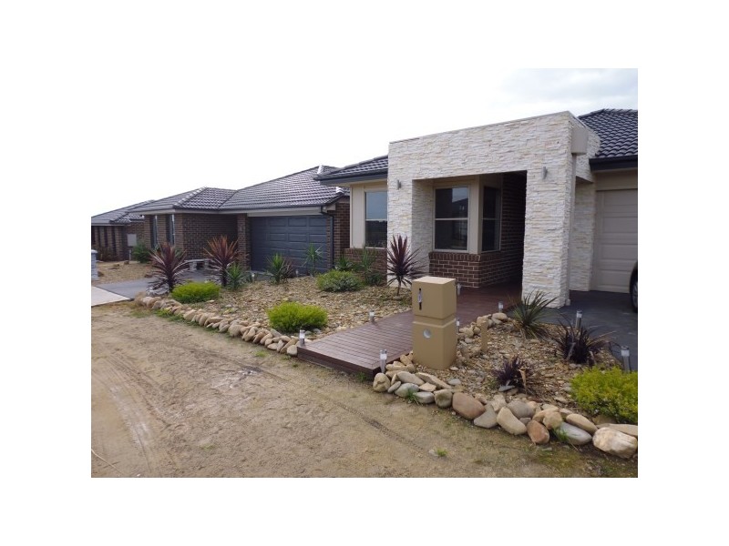 6 Paradise Way, Skye VIC 3977