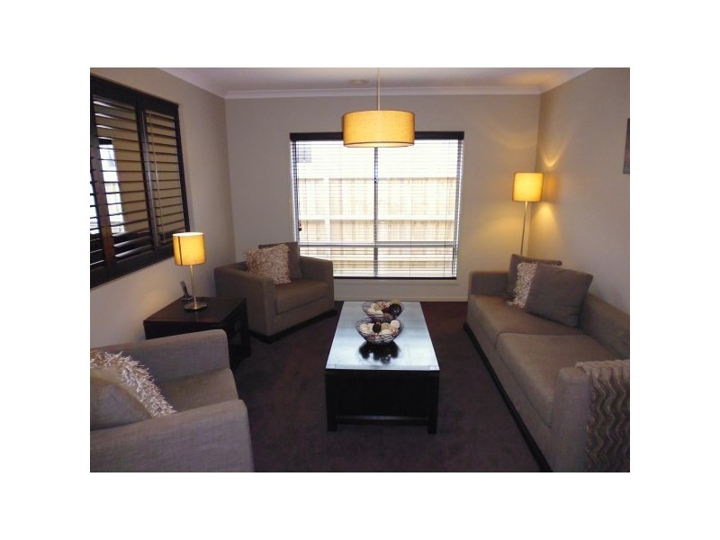 6 Paradise Way, Skye VIC 3977