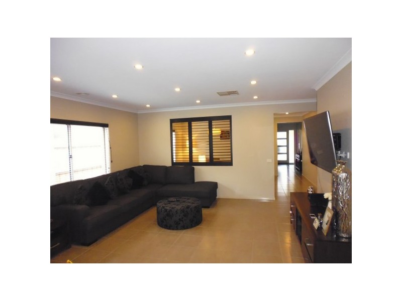 6 Paradise Way, Skye VIC 3977