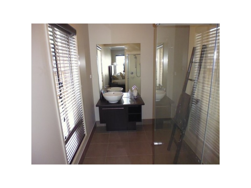 6 Paradise Way, Skye VIC 3977