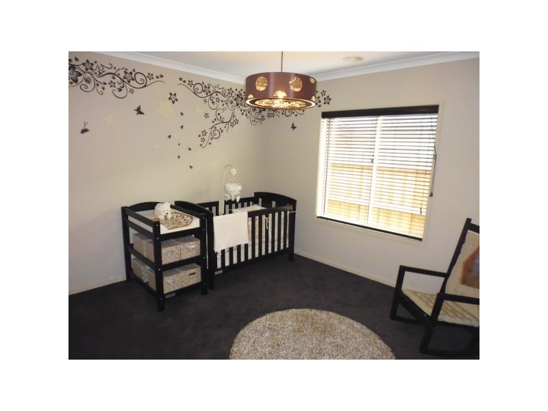 6 Paradise Way, Skye VIC 3977