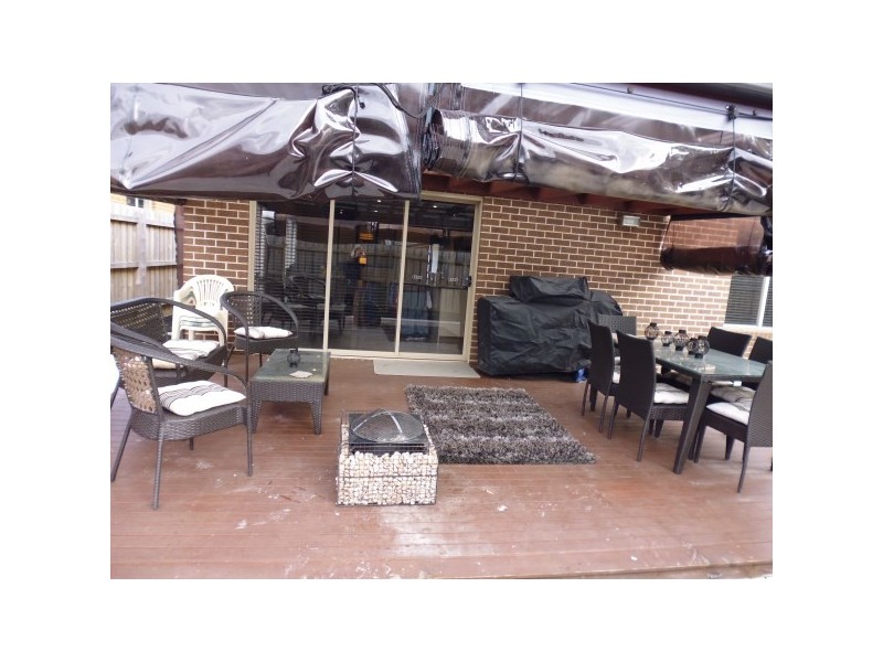 6 Paradise Way, Skye VIC 3977