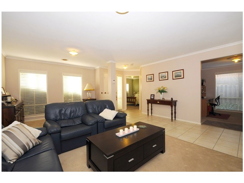 5 Delatite Way, Skye VIC 3977