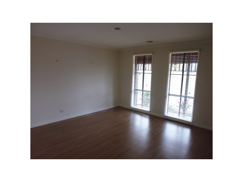 10 Belgrave Place, Carrum Downs VIC 3201
